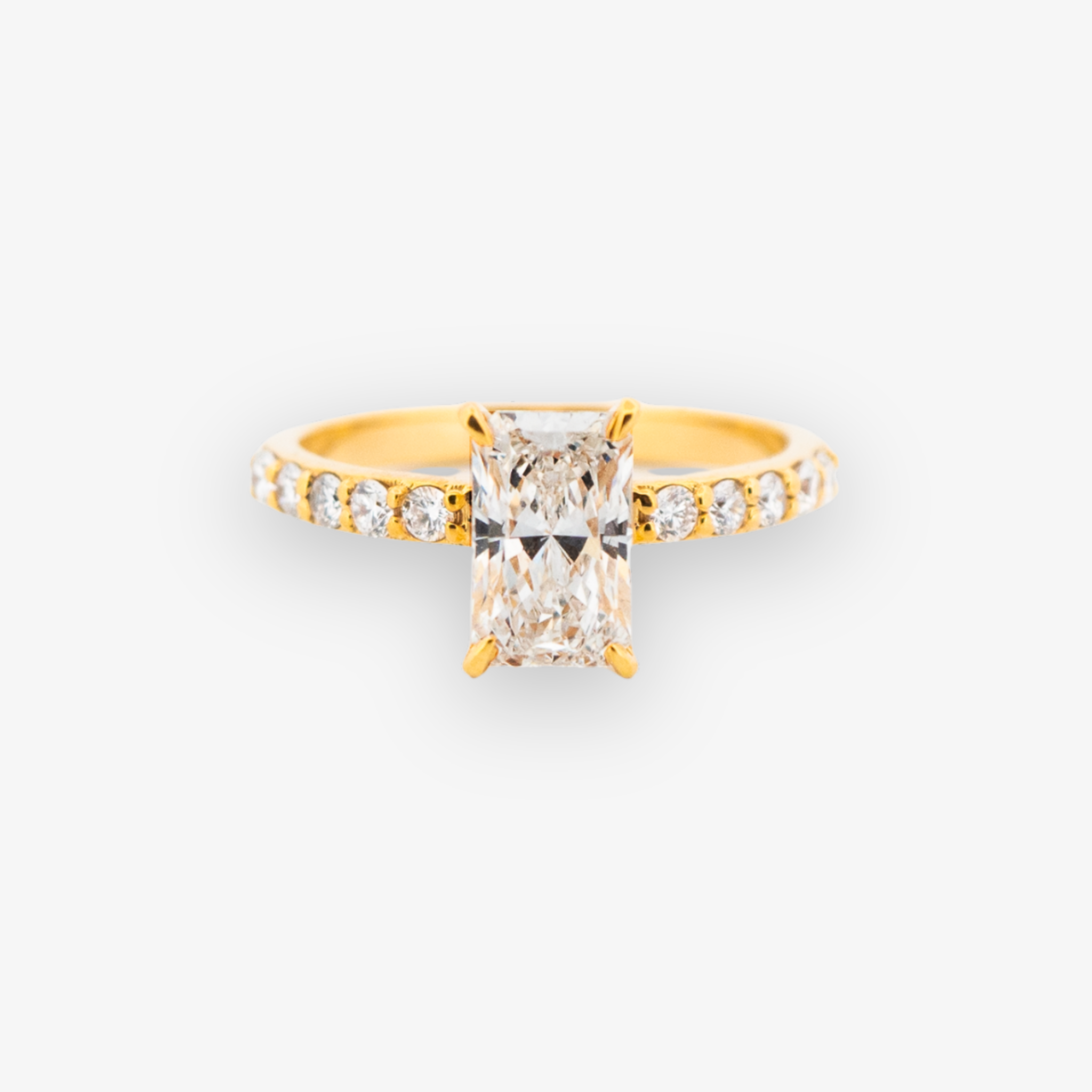 Anillo Radiant 1.80 CTW Diamante de Laboratorio IGI Oro Amarillo 14K