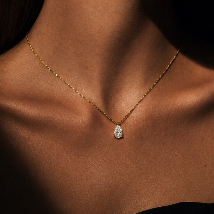 Collar Pera 1.51 CT Diamante de Laboratorio Oro Amarillo 14K